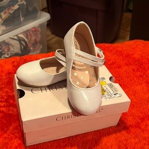 Girls' white patent shoe size 8